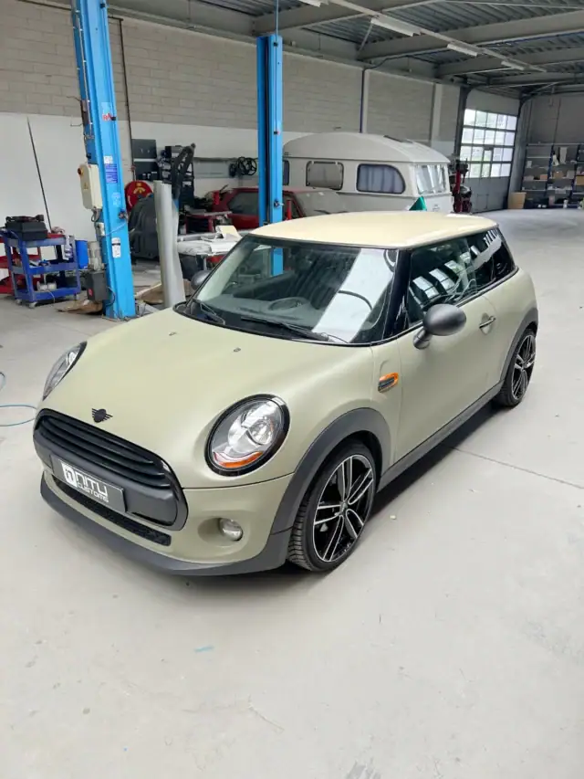 Auto wrappen Tilburg door NITU Customs Wrappen & More