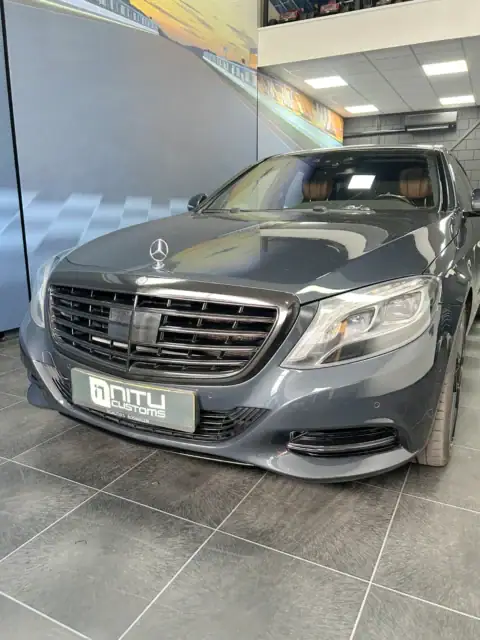 ontchromen lijsten mercedes voorzijde na